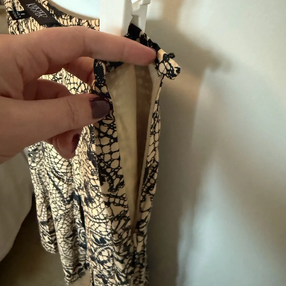 Kasper Black and Tan Printed Pencil Skirt size 8 excellent condition